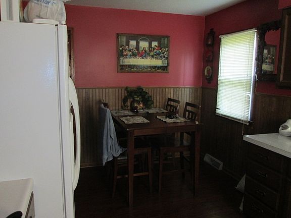 3rd image of 414 9th Ave S