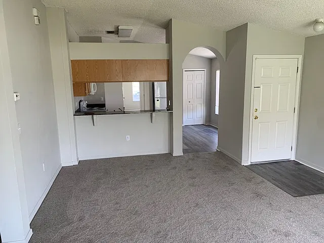 3 bed, 1335 sqft, $1,895 — Photo 4