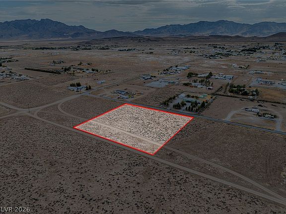 3rd image of 1901 Windy Ln