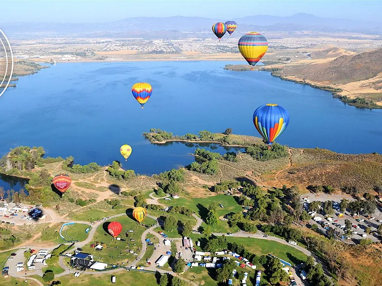 Come out and enjoy hot air ballooning while visiting Temecul