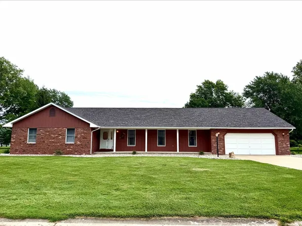 1506 N Meadowbrook Dr, Robinson, IL 62454