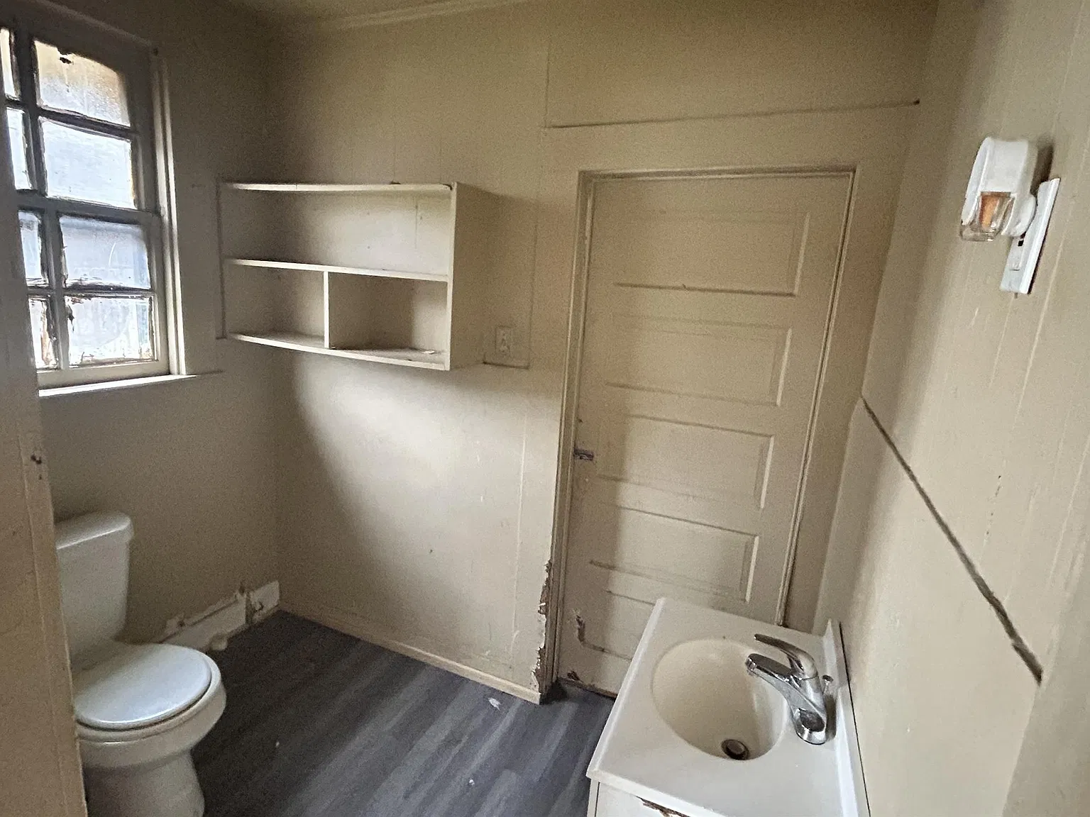 1855 Carolina Street - 1 — Photo 2
