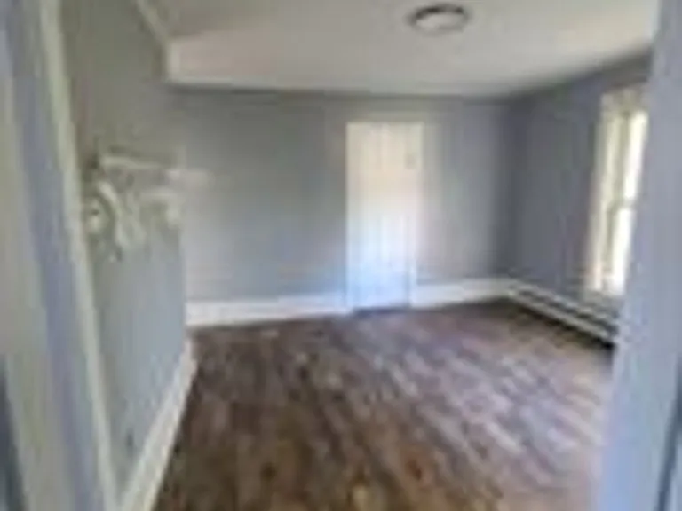 12 Autumn St — Photo 3