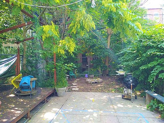1st image of 318 Hart St #1