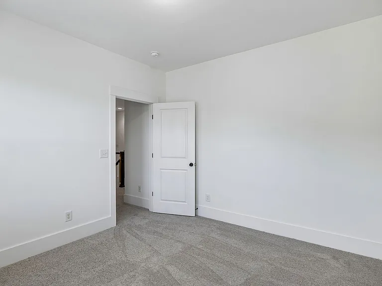1730 Biscayne Dr — Photo 28