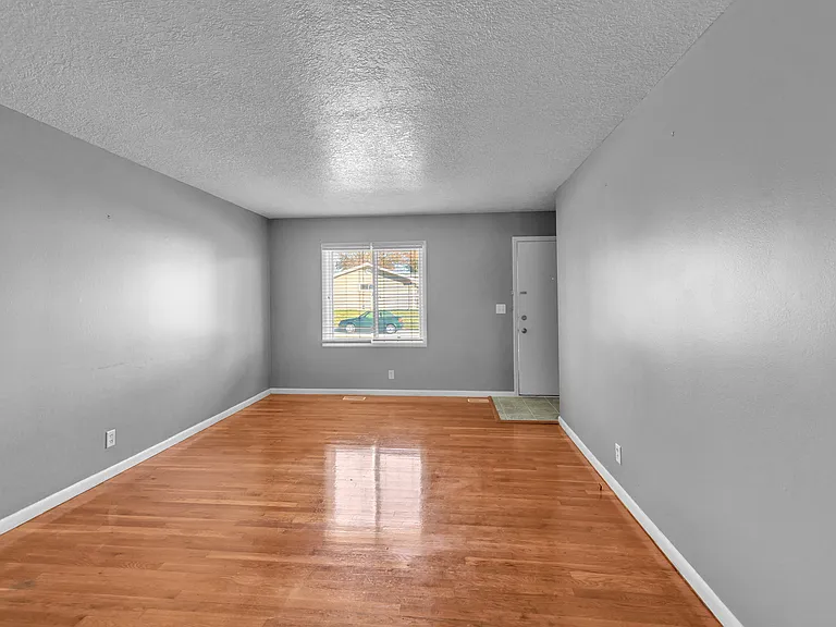 2423 S Wakefield Dr — Photo 9