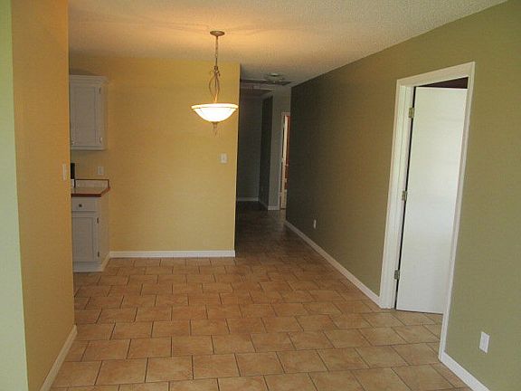 5th image of 313 Camille Dr