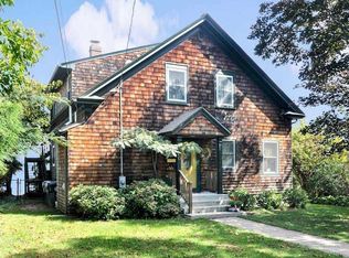 10 Royal Ave, Warwick, RI 02889