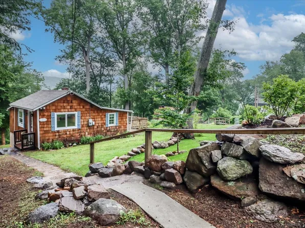 69 Forest Drive, Newtown, CT 06482
