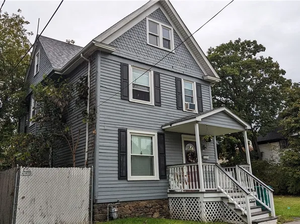 530 Memorial Pkwy, Niagara Falls, NY 14301