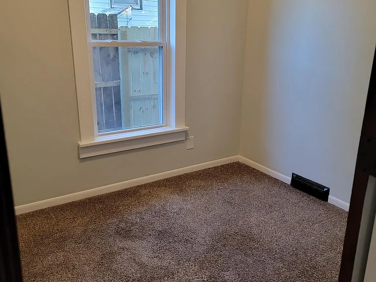 4723 Meredeth St — Photo 38