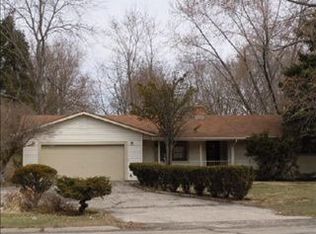 5610 Newburg Rd, Rockford, IL 61108