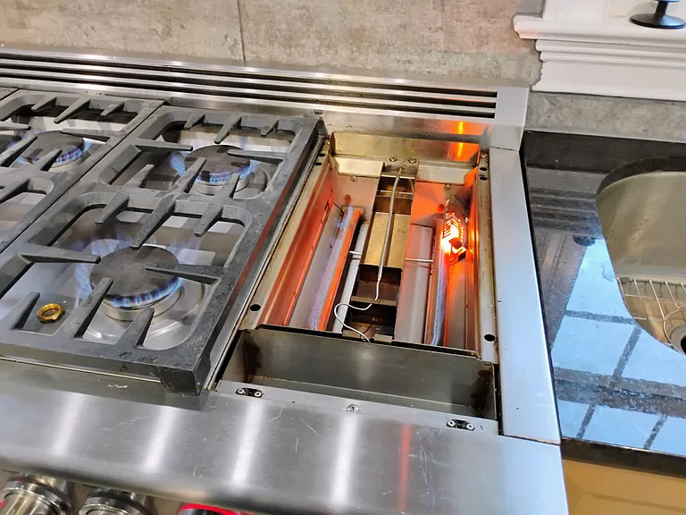 Griddle burner.