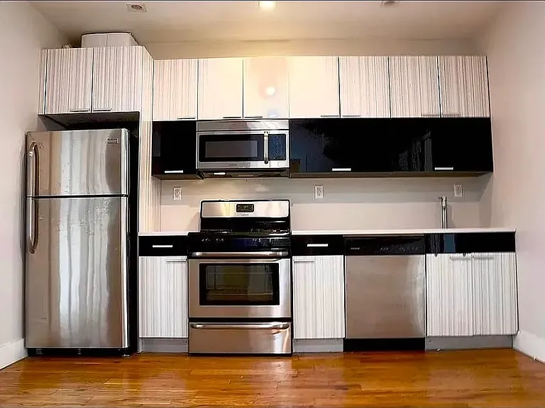 226 Pulaski St #10 — Photo 4