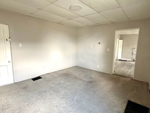 4th image of 714 Berry St APT 1