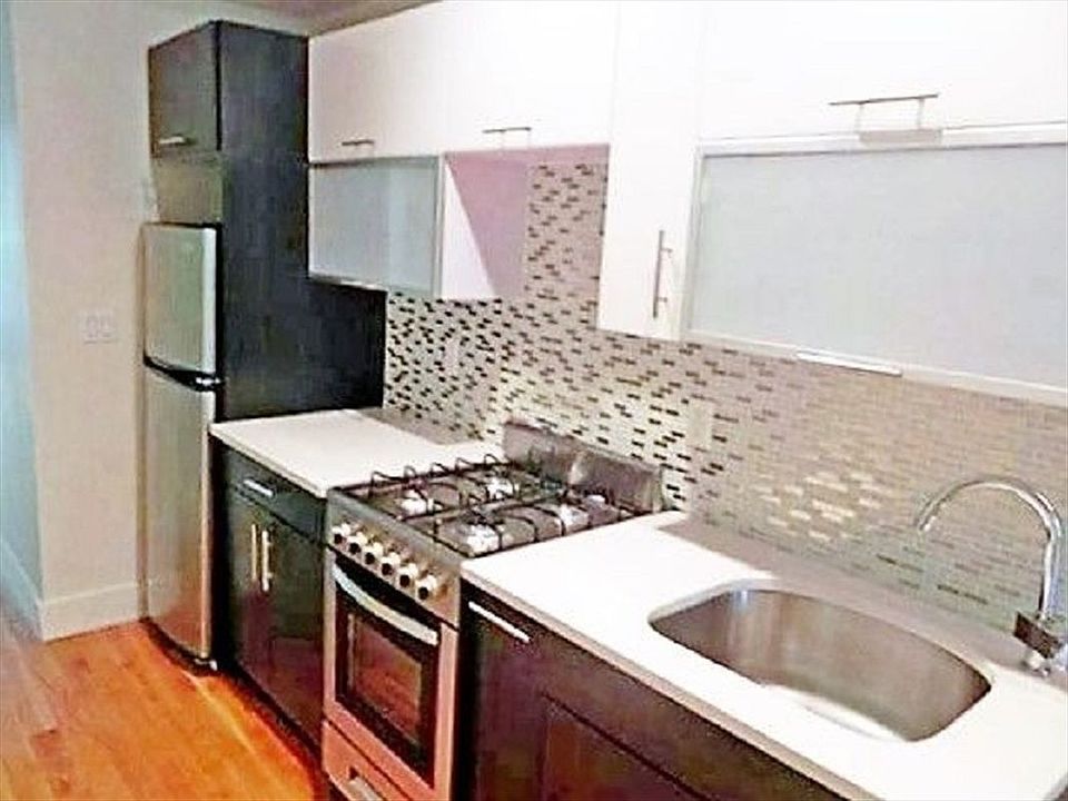 2nd image of 263 Clifton Pl APT 4L