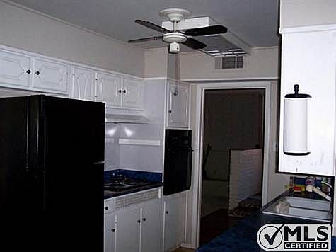 5th image of 6137 Walraven Cir