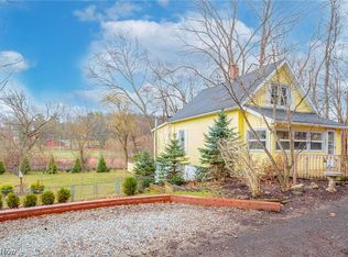 1611 Raymond St, Lakemore, OH 44250