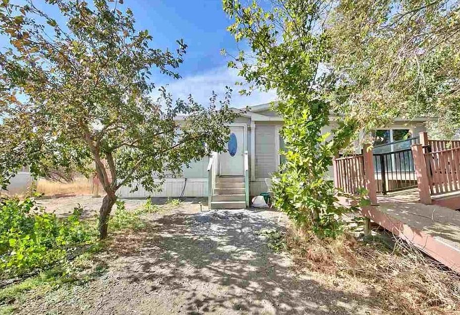 1st image of 4845 Quince Ave
