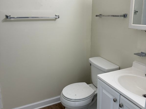 25 Arrowhead Dr #21, Algonquin, IL 60102