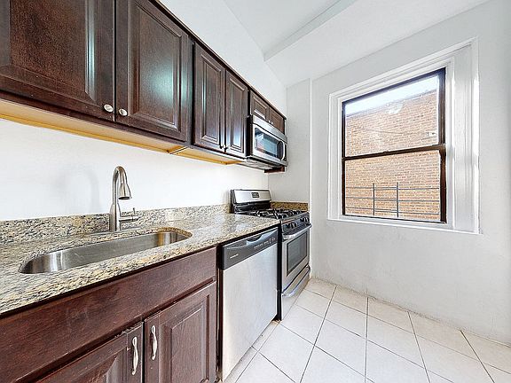 4th image of 4848 Broadway APT 2D