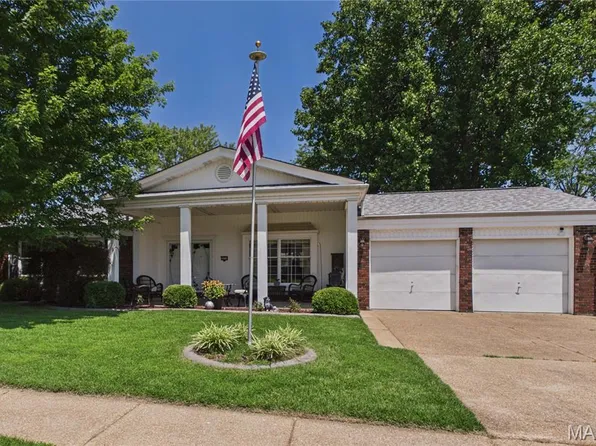 3555 Meserta Ln, Florissant, MO 63033