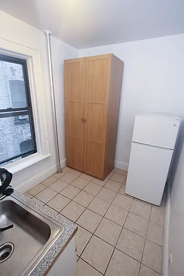 Rented by Jonis Realty | media 9
