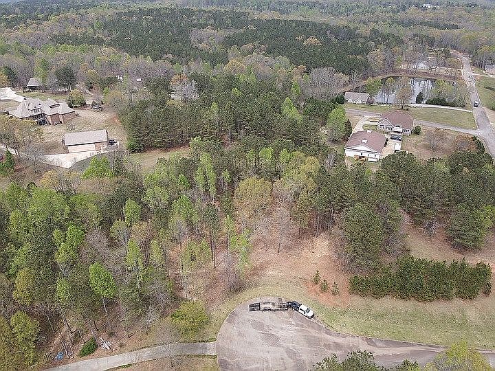 2nd image of 1001 Windsock Way