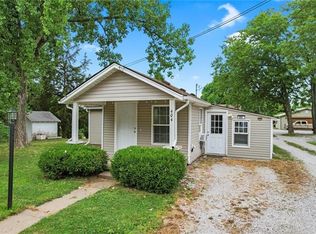 404 Salem Rd, Excelsior Springs, MO 64024