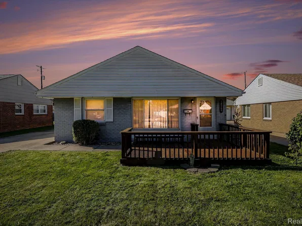 18062 Hinton St, Riverview, MI 48193