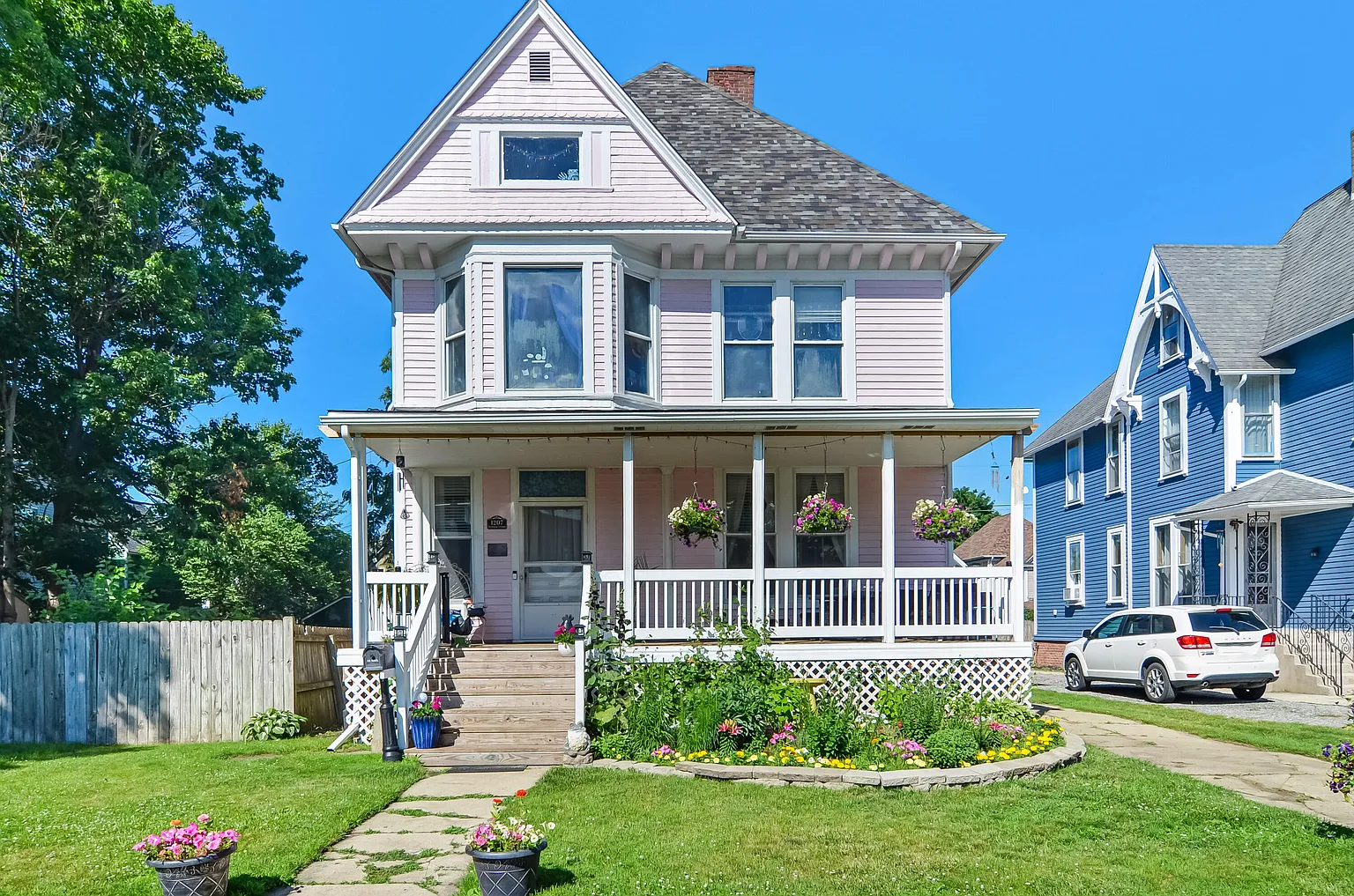 1207 Michigan Ave photo 1