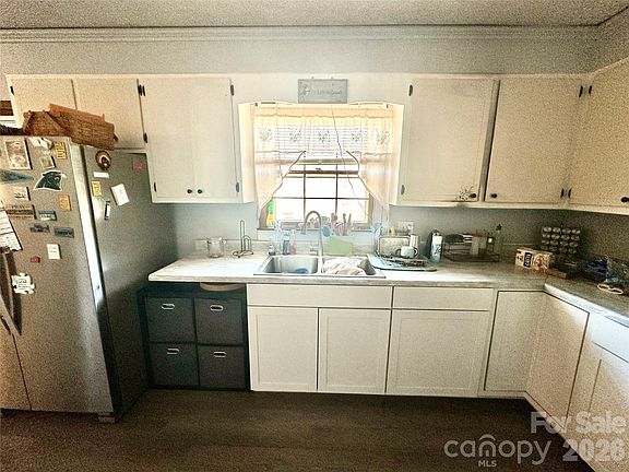 2nd image of 2415 Heavner Rd