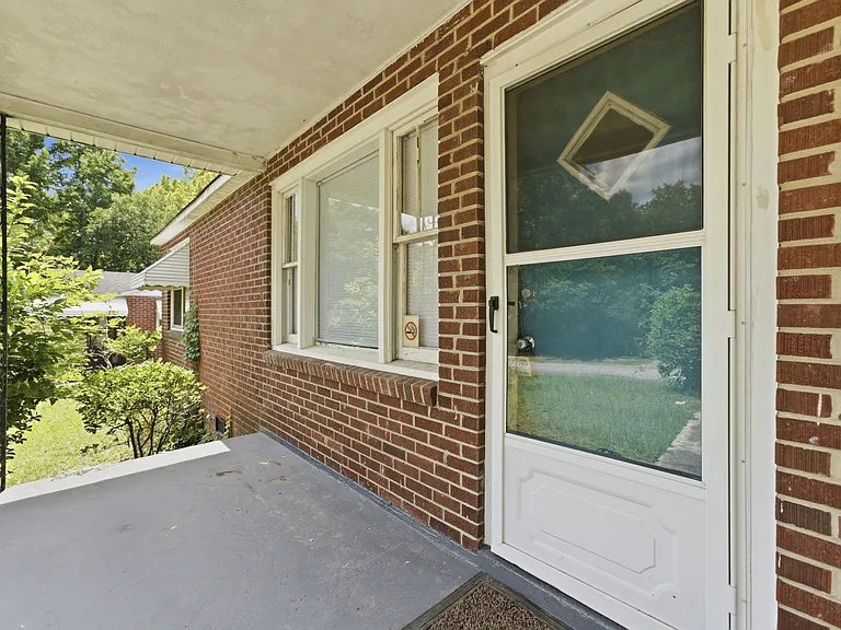 3604 Hydrangea St — Photo 2