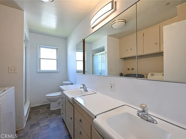 11063 Ohio Ave — Photo 33