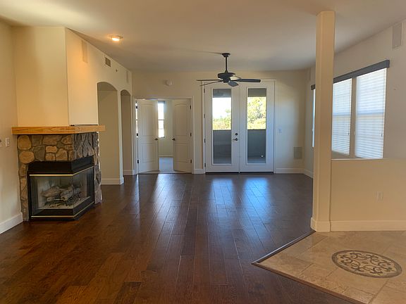 1716AlpineMeadows901_LivingRoom_02162021