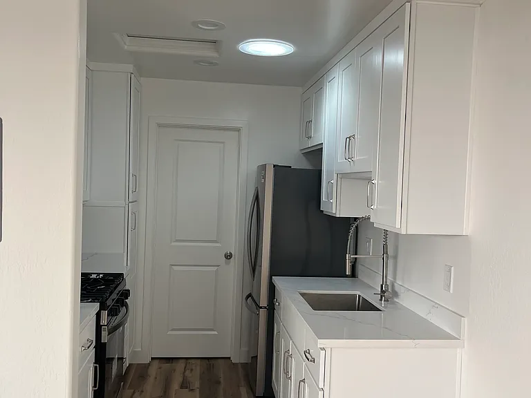 12 Greenwood Ln #1 — Photo 4