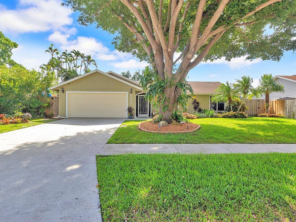 1st image of 9384 Longmeadow Cir