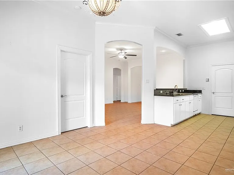 3316 Zoe Ave — Photo 11
