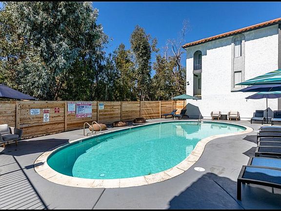 5th image of 4341 Spring St #33