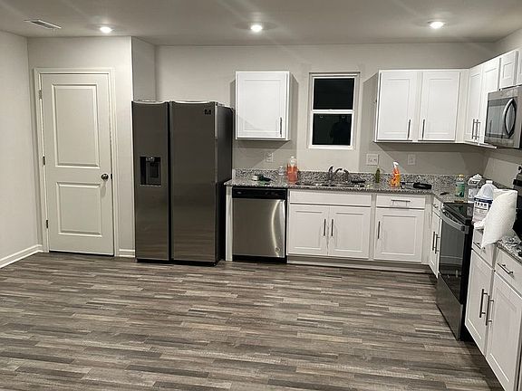 3rd image of 2134 Deerwood Ln