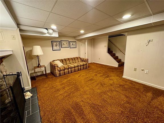 3rd image of 118 Glenwood Way
