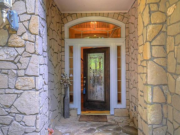 3rd image of 10438 Crestwater Cir