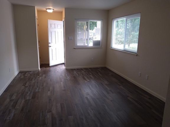 4th image of 9147 Tuolumne Dr
