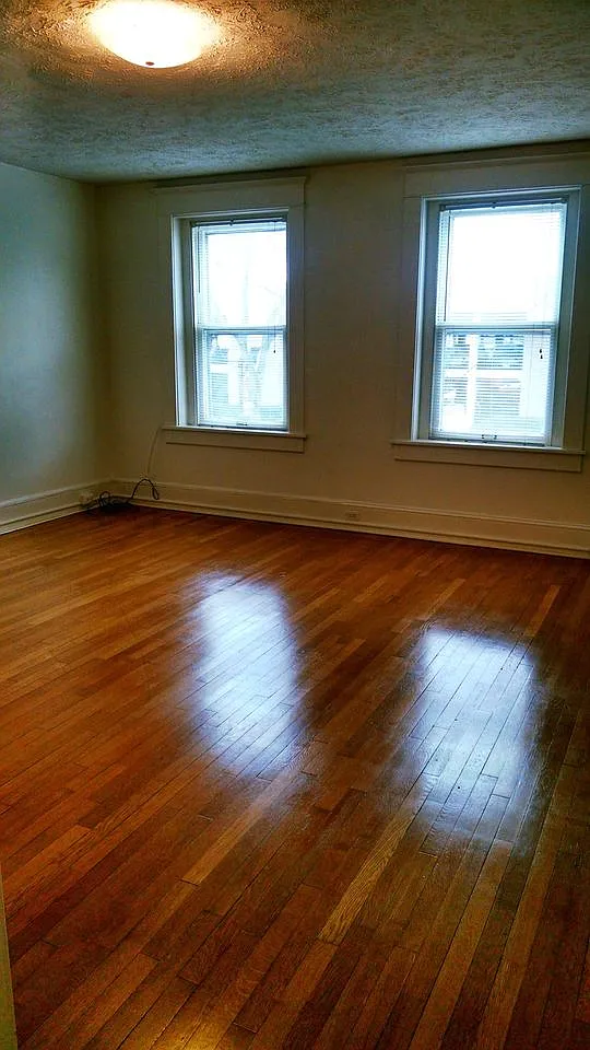2 bed, 1250 sqft, $1,700 — Photo 2