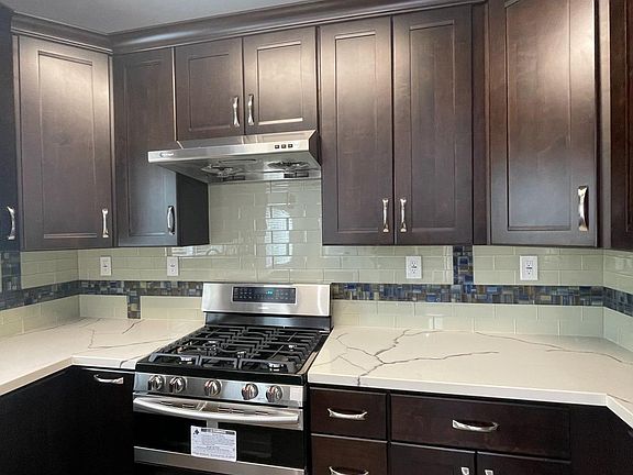 3rd image of 5114 Meridian St