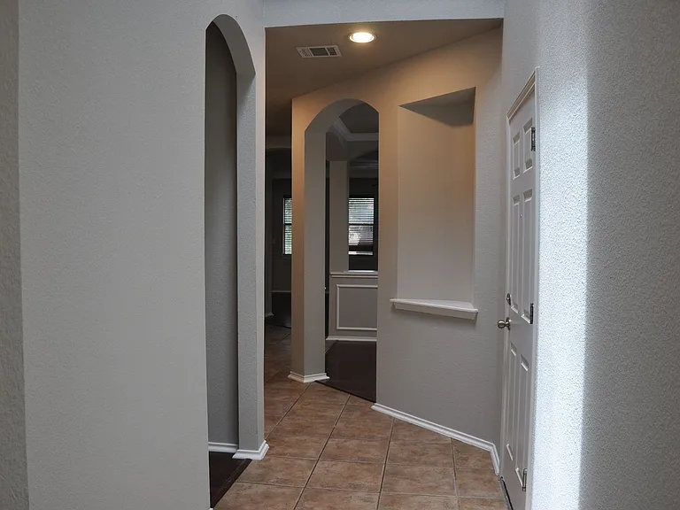 507 Las Colinas Dr — Photo 9
