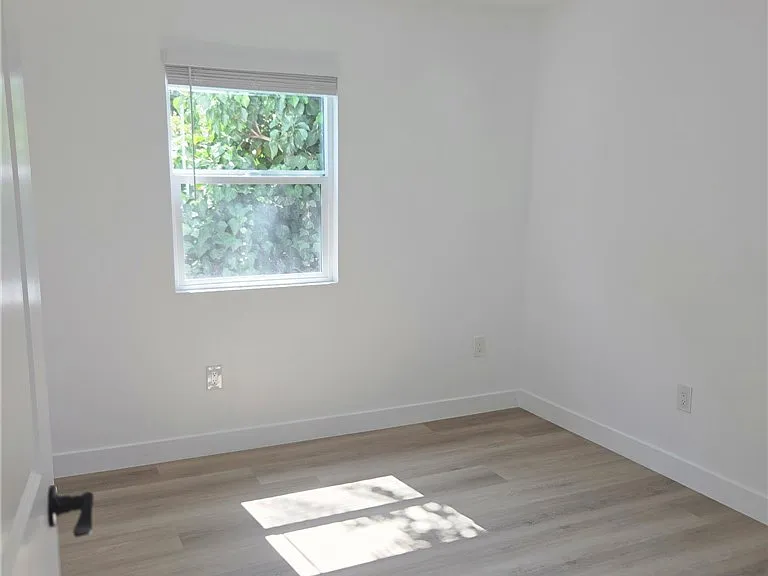3931 E Cesar E Chavez Ave — Photo 6