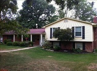 907 Lisa Ln, Saint Louis, MO