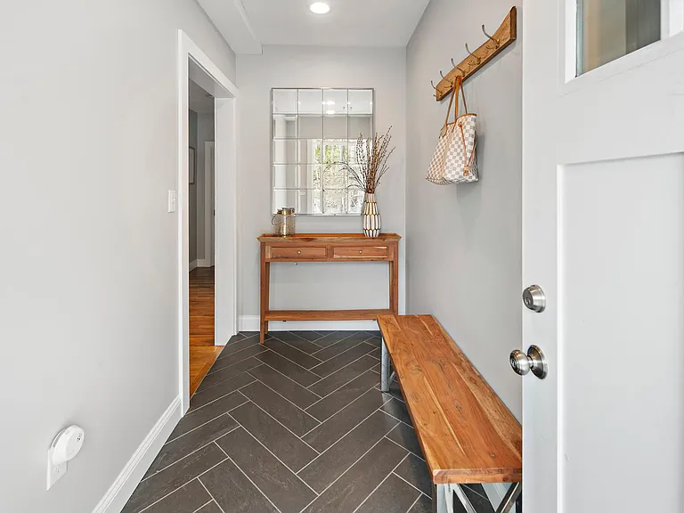 30 Oakland St — Photo 10