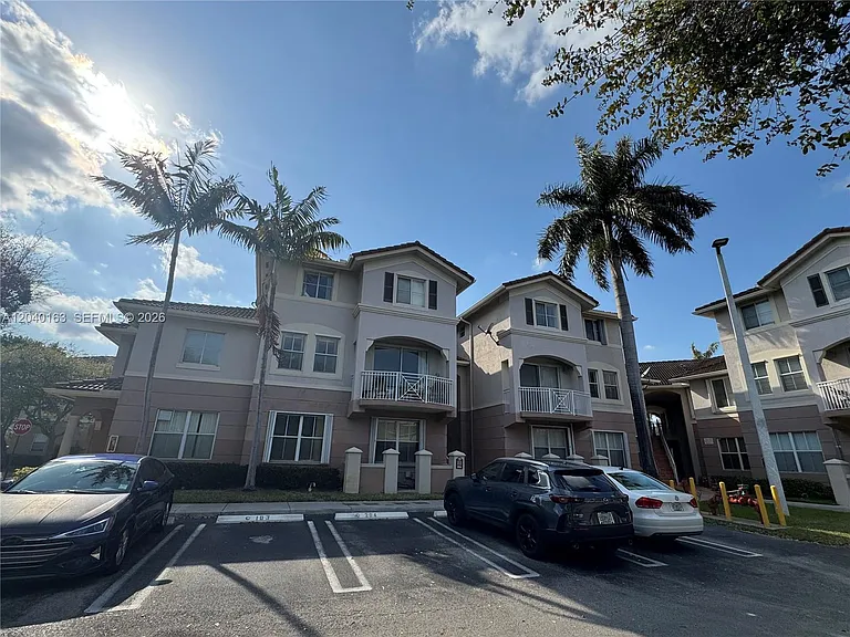 8936 W Flagler St #201 — Photo 33